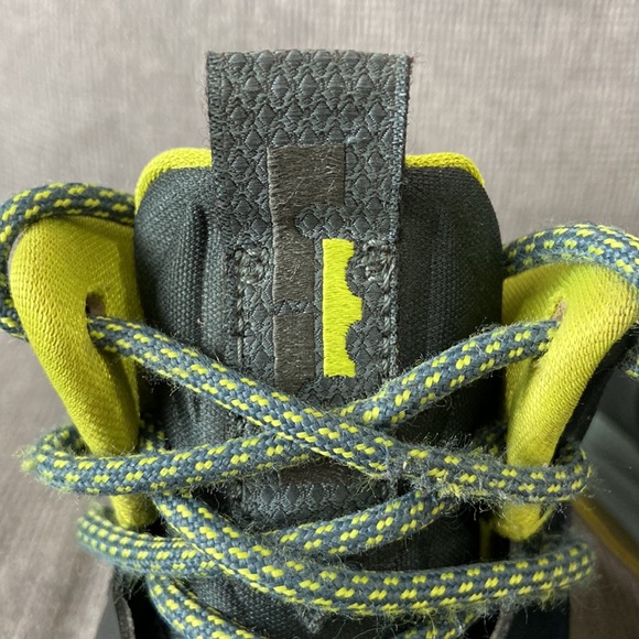 LeBron 10 Dunkmam sneaker in youth size 6 - Picture 6 of 10